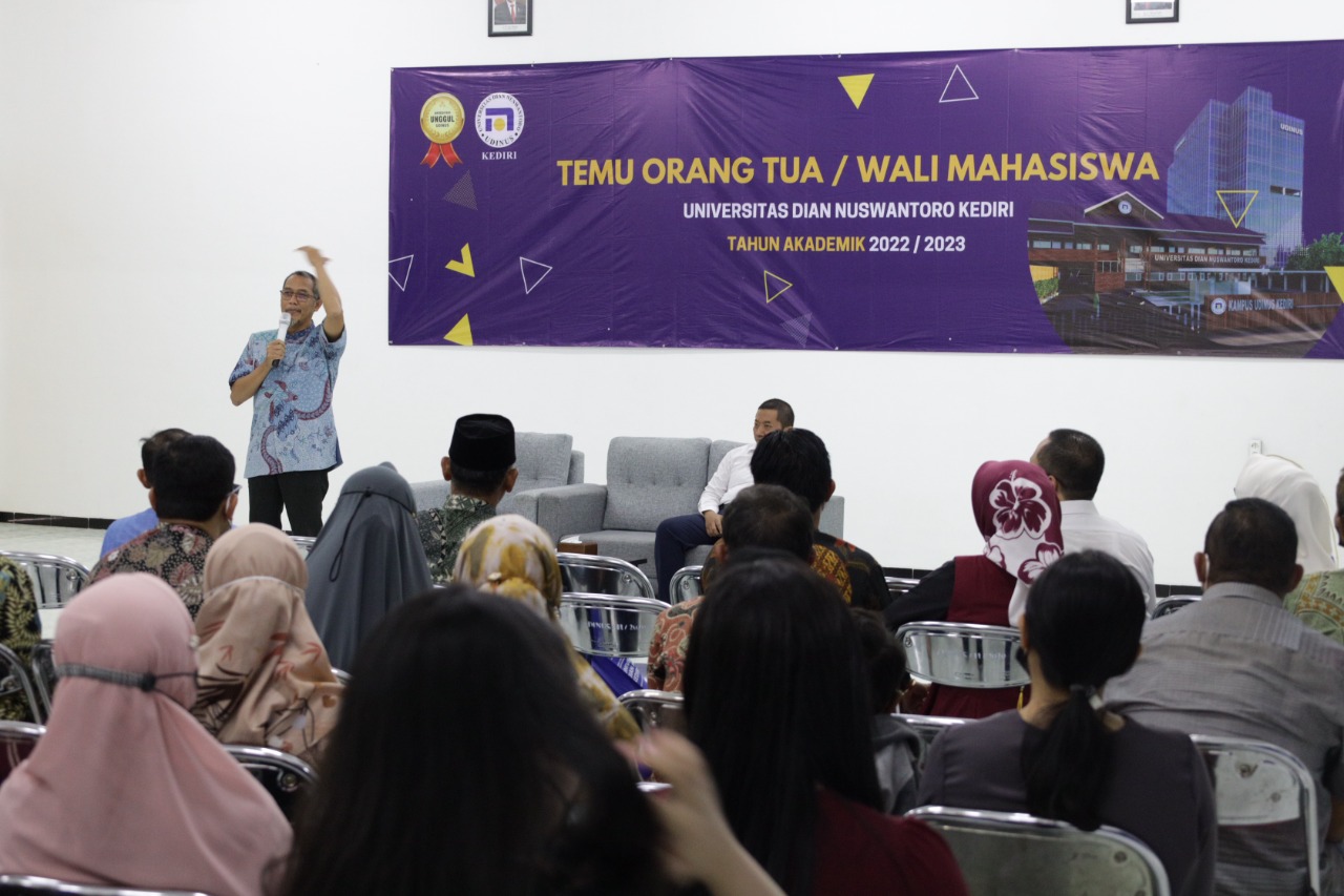 AJAK ORANG TUA/WALI MONITORING PERKULIAHAN MAHASISWA, UDINUS KEDIRI KENALKAN BERBAGAI FITUR DI SIADIN