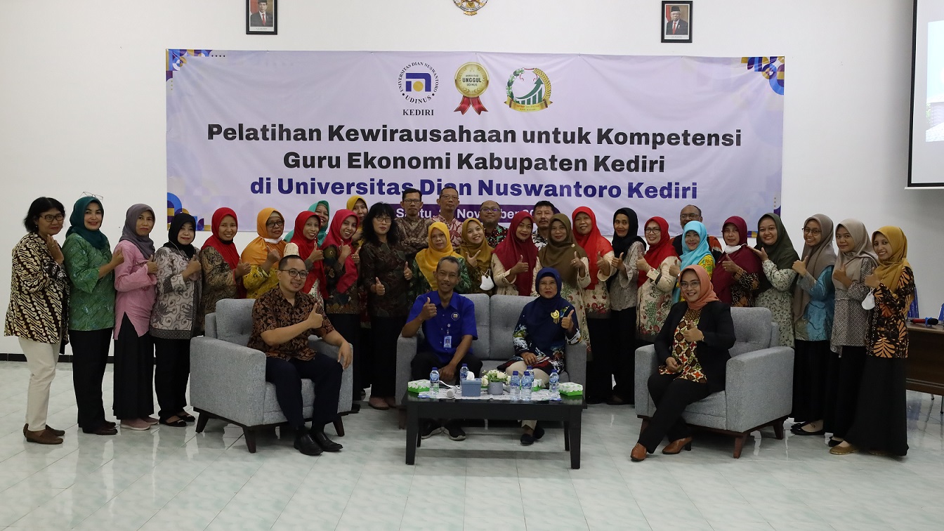 TUMBUHKAN JIWA ENTREPRENEUR DI KALANGAN GURU SMA, UDINUS KEDIRI GELAR SEMINAR BAHAS PENGEMBANGAN IDE BISNIS